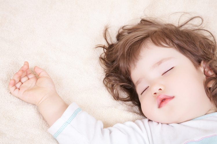 बच्चों को पूरी नींद सोने दें help children sleep full night sleep